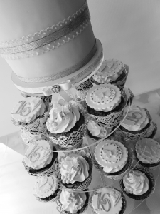 Sweet 16 Cupcakes, Sweet 16 Cake, Elegant Cupcakes, Pretty Cupcakes