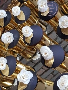 Gold & Black Cupcakes with Roses on top, Gold Cupcakes, Black Cupcakes, Cupcakes in Gold Cases