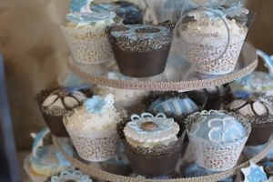 Vintage Cupcakes in Blue & Brown, Vintage Lace on Cakes, Cupcakes with Light Blue